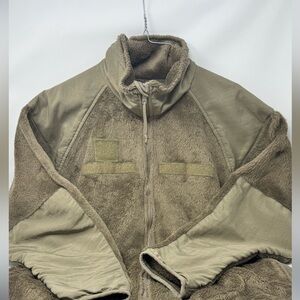 GEN lll zip polartec cold weather fleece tan men’s size large jacket, preowned
